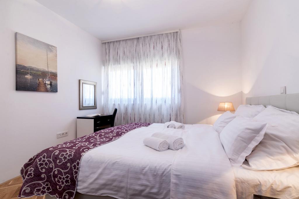 White Residence Accommodation Sukosan