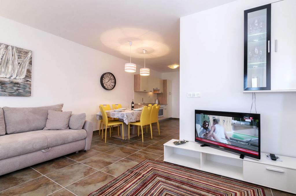 White Residence Accommodation Sukosan